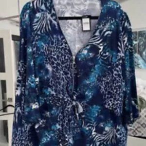 AVENUE Blue Print Blouse w/tie in front (26/28) NWT